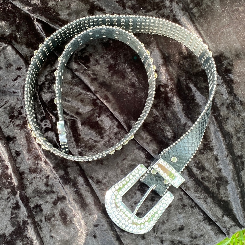 Beautiful rhinestone western leather belt. Worn once. Size M/L.